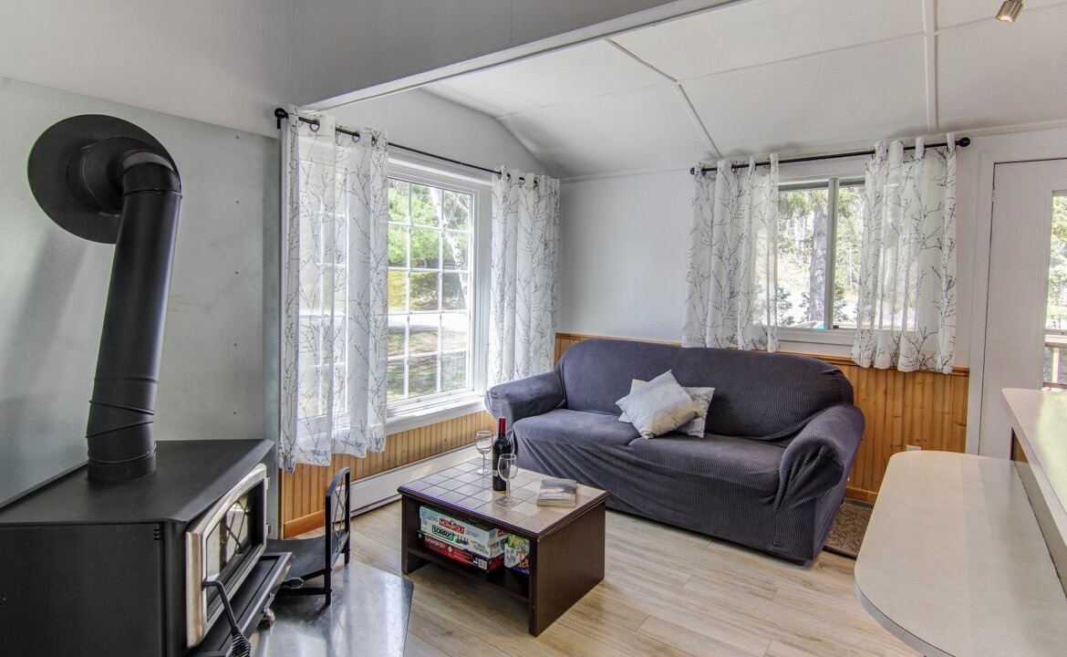 Photo of Livingroom in Saint-Henri-de-Taillon