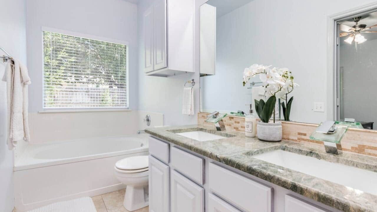 Photo of Bathroom in Pioneer Crossing