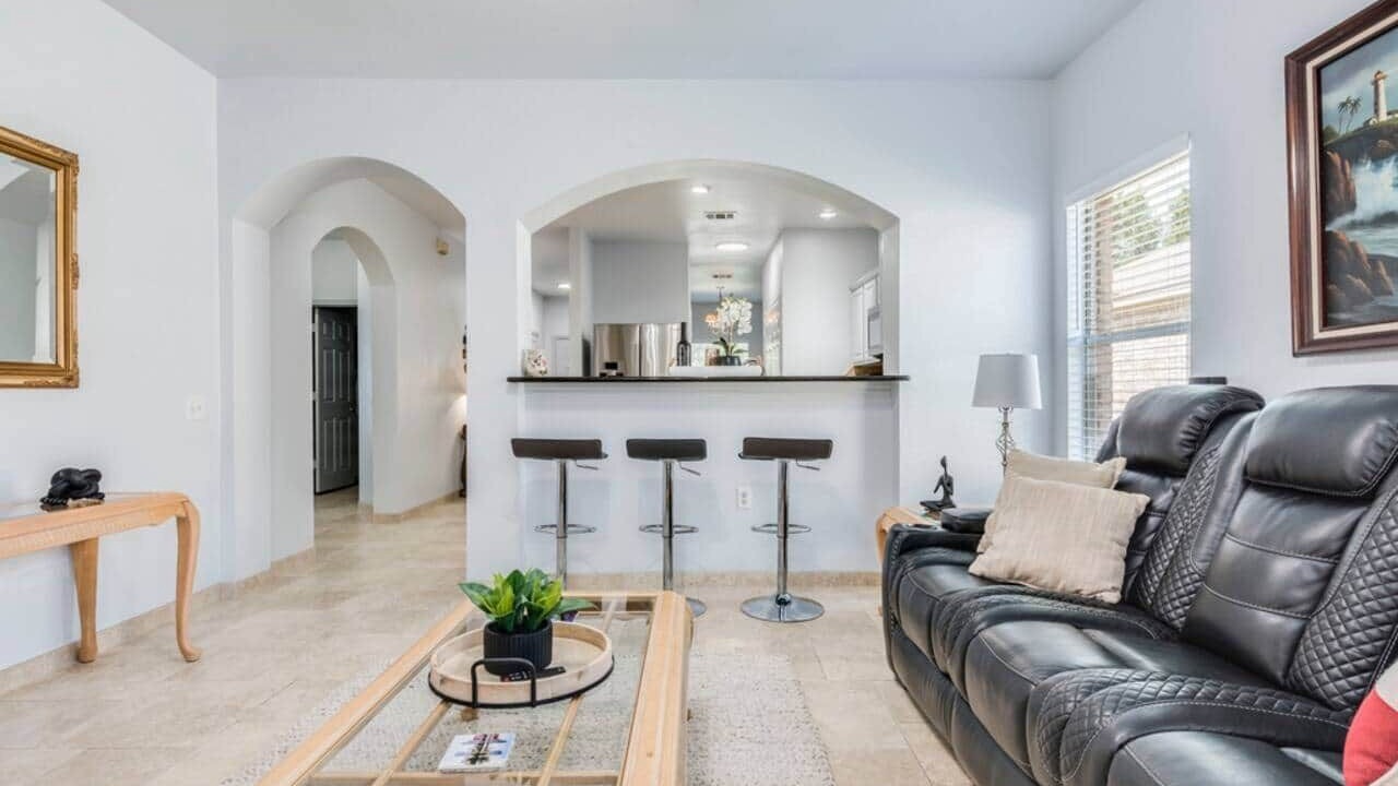 Photo of Livingroom in Pioneer Crossing