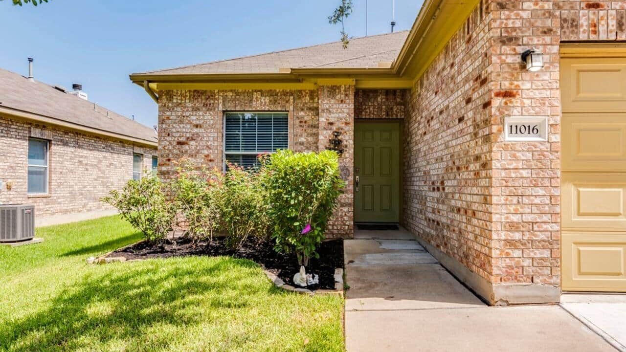 Photo of Outdoor in Pioneer Crossing