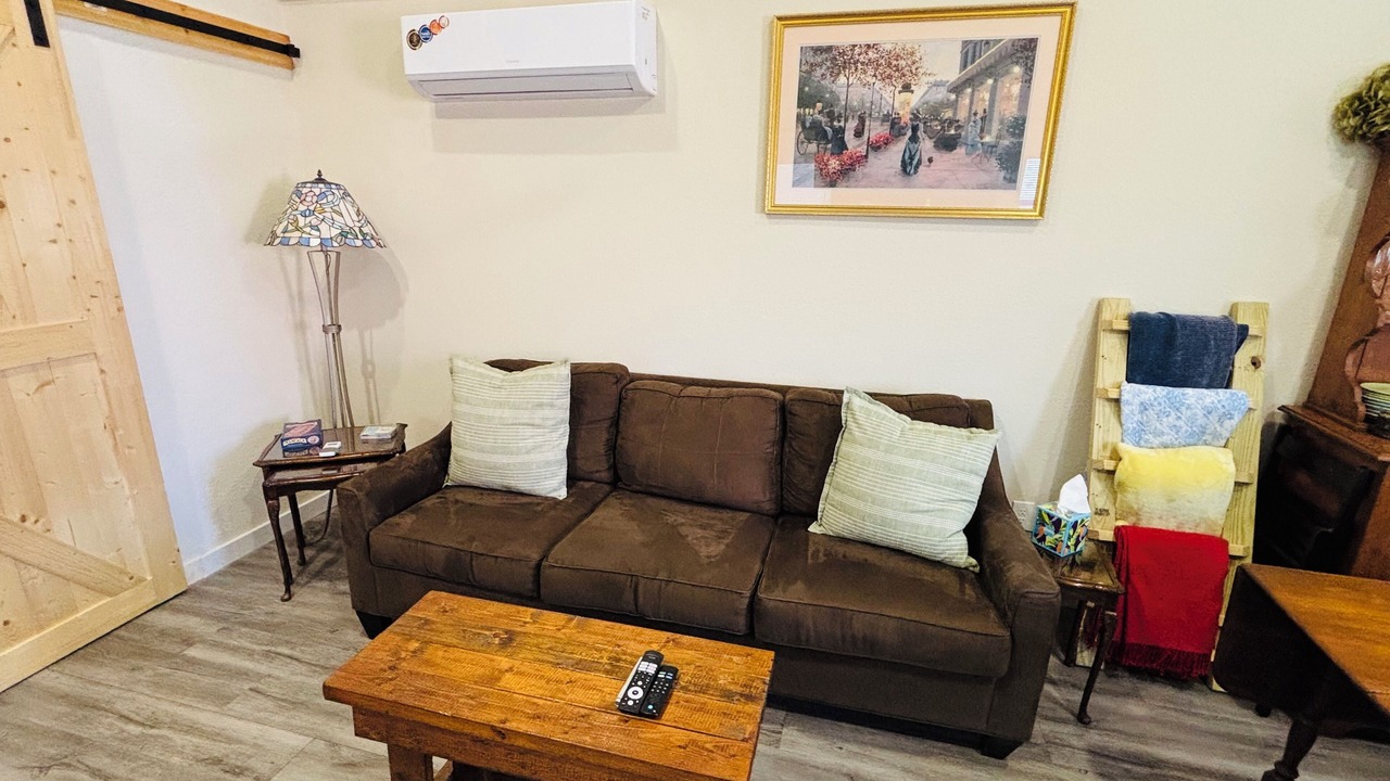 Photo of Livingroom in Redwood