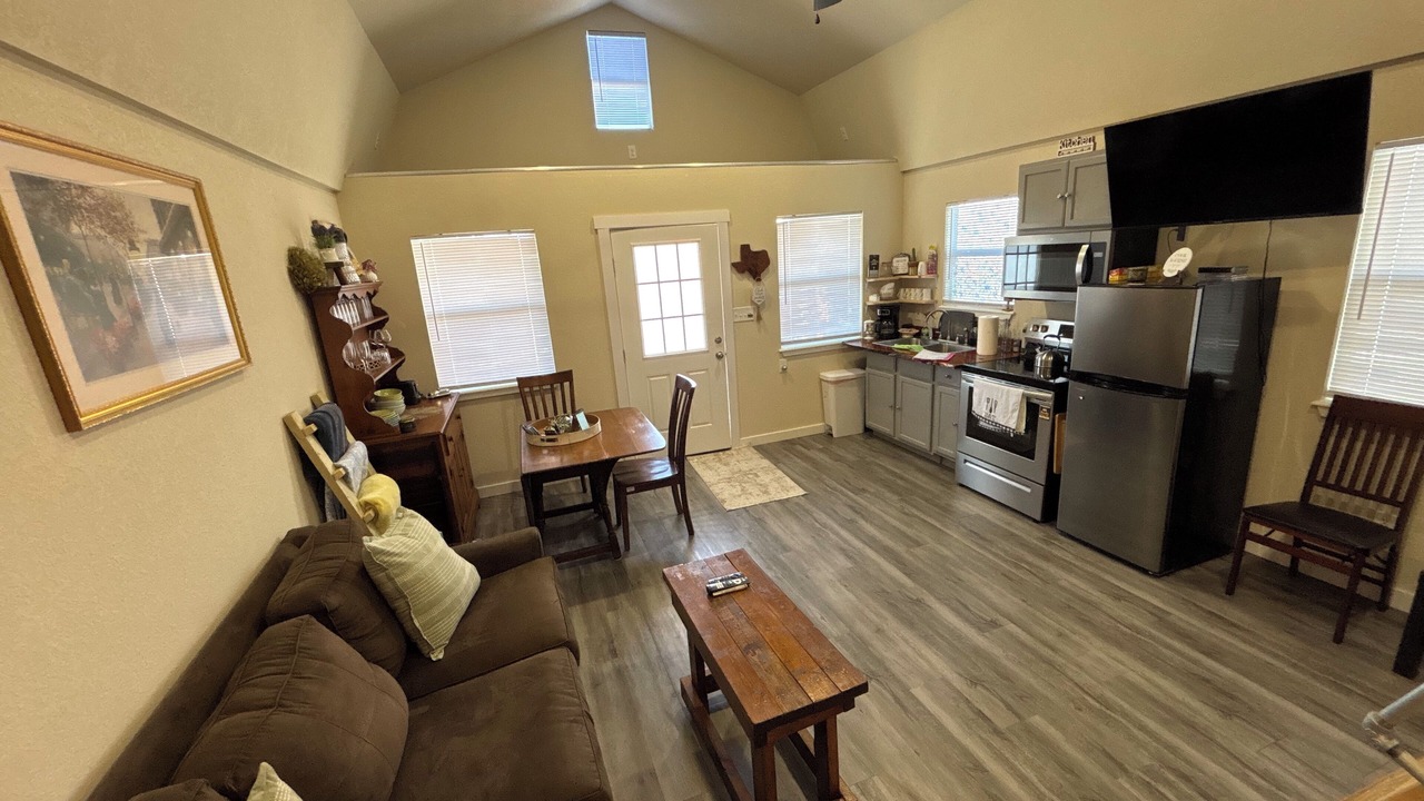 Photo of Livingroom in Redwood