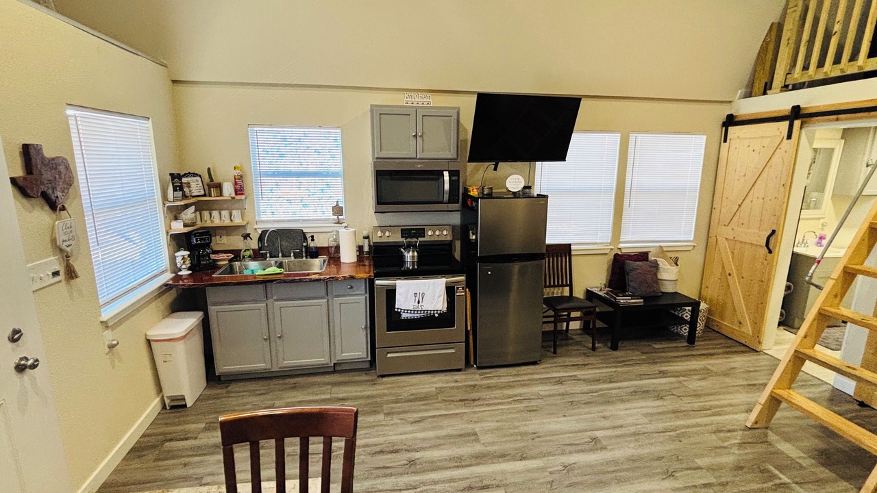 Photo of Kitchen in Redwood