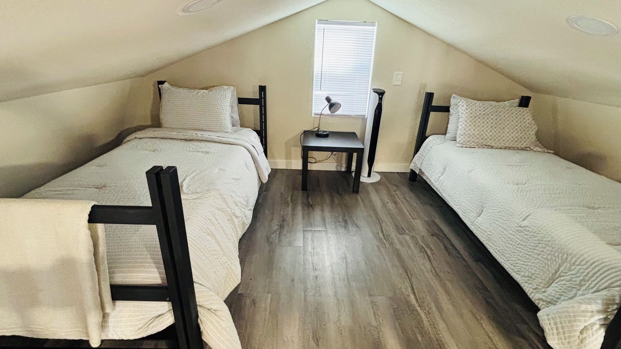 Photo of Bedroom in Redwood