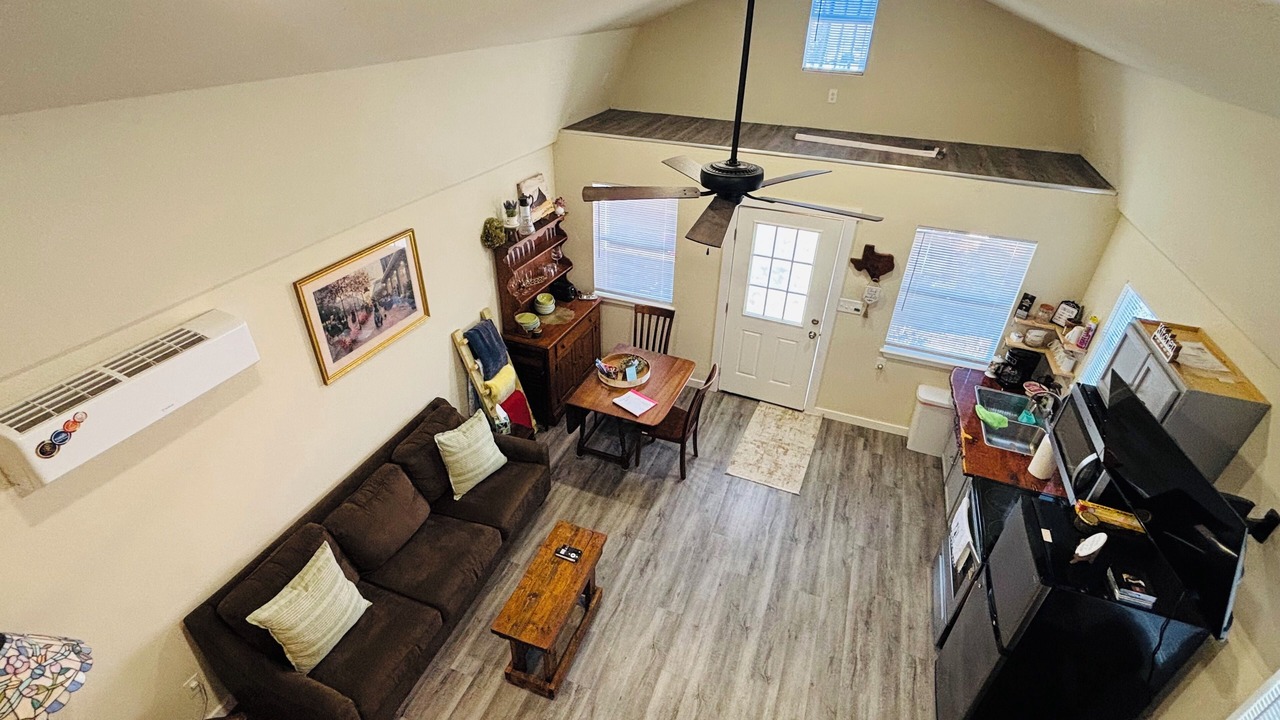 Photo of Livingroom in Redwood