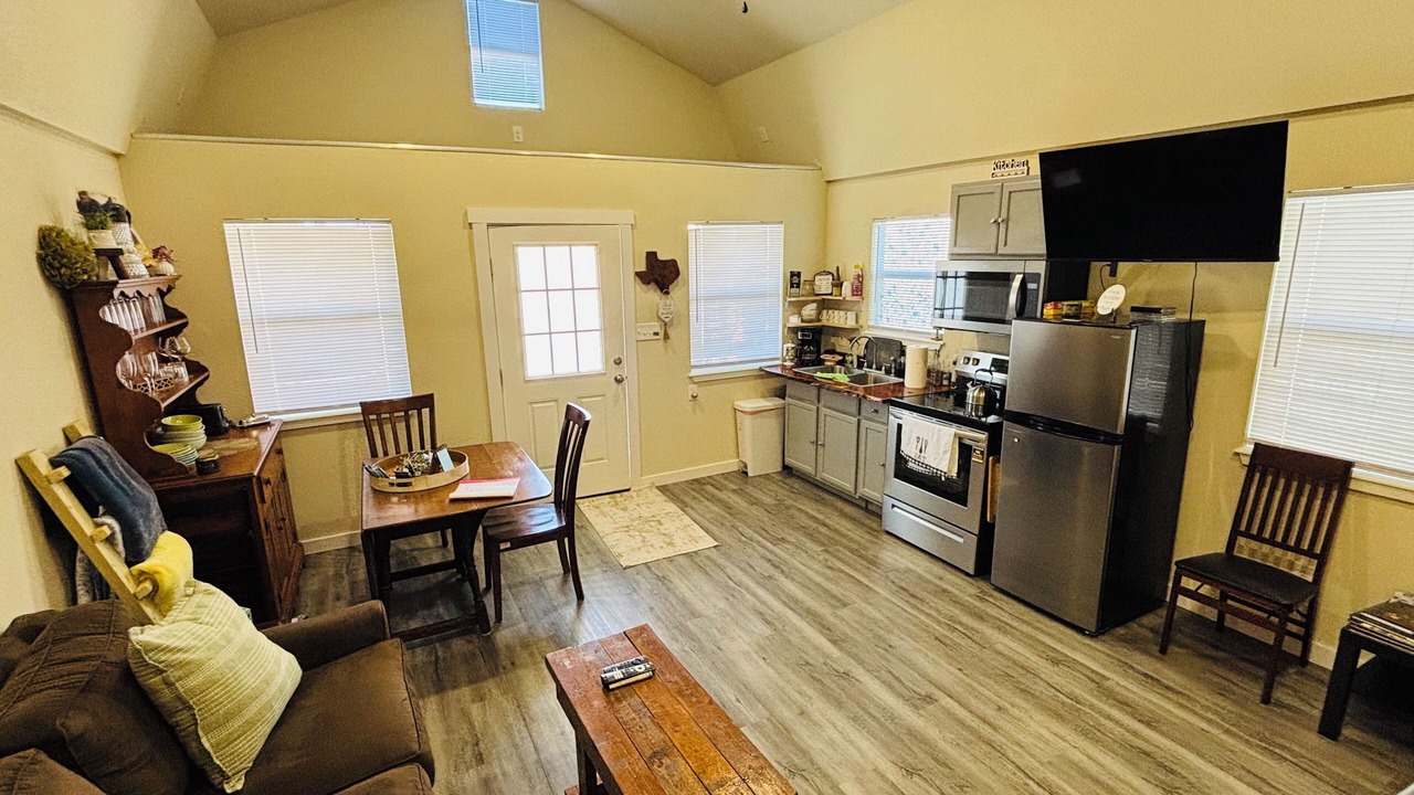 Photo of Livingroom in Redwood