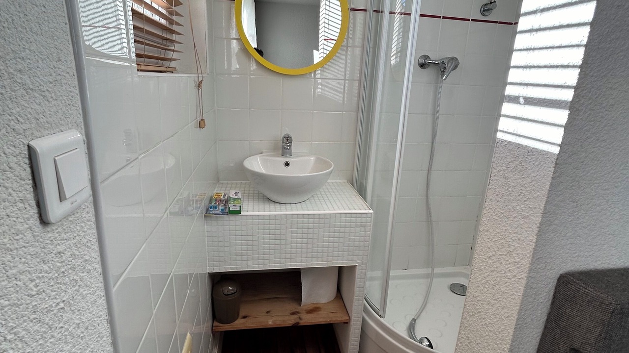 Photo of Bathroom in Luzenac
