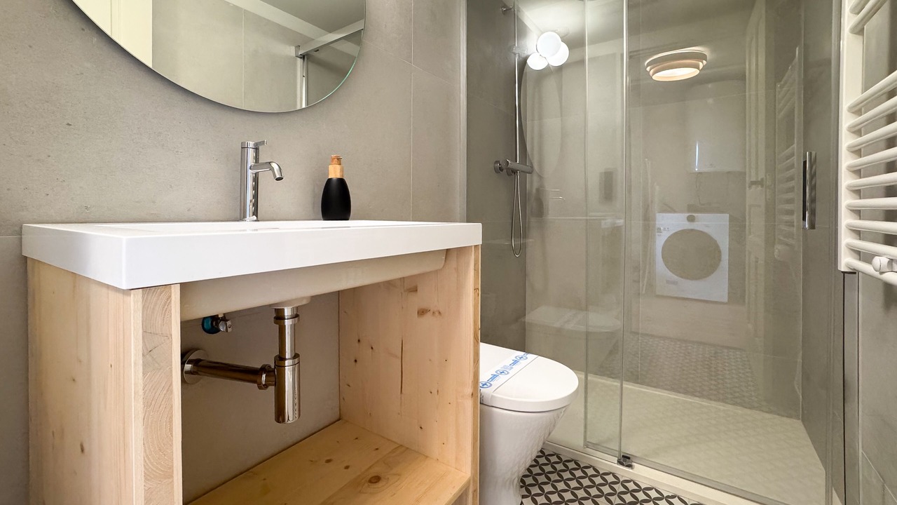 Photo of Bathroom in Err