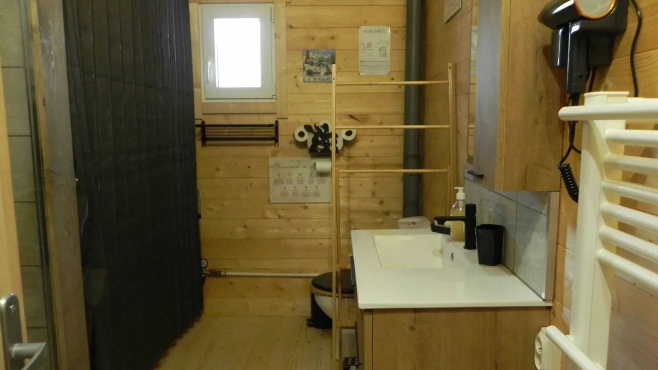 Photo of Bathroom in Murat-le-Quaire
