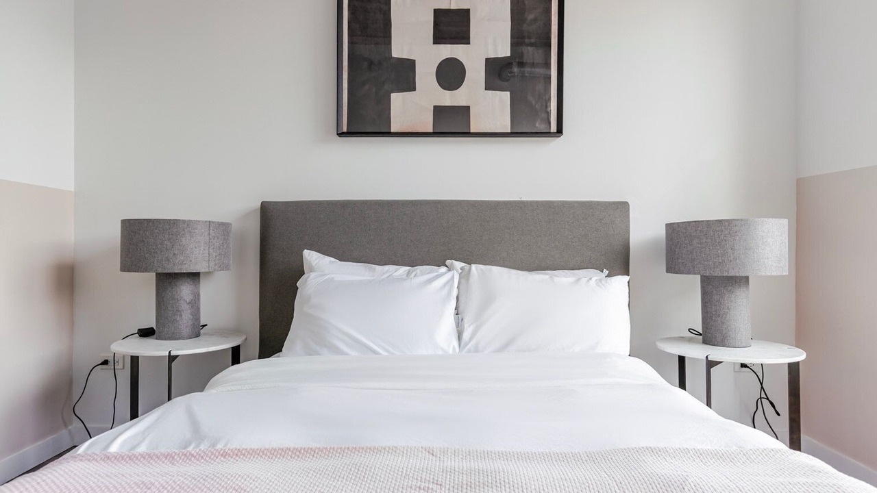 Photo of Bedroom in Near North Side