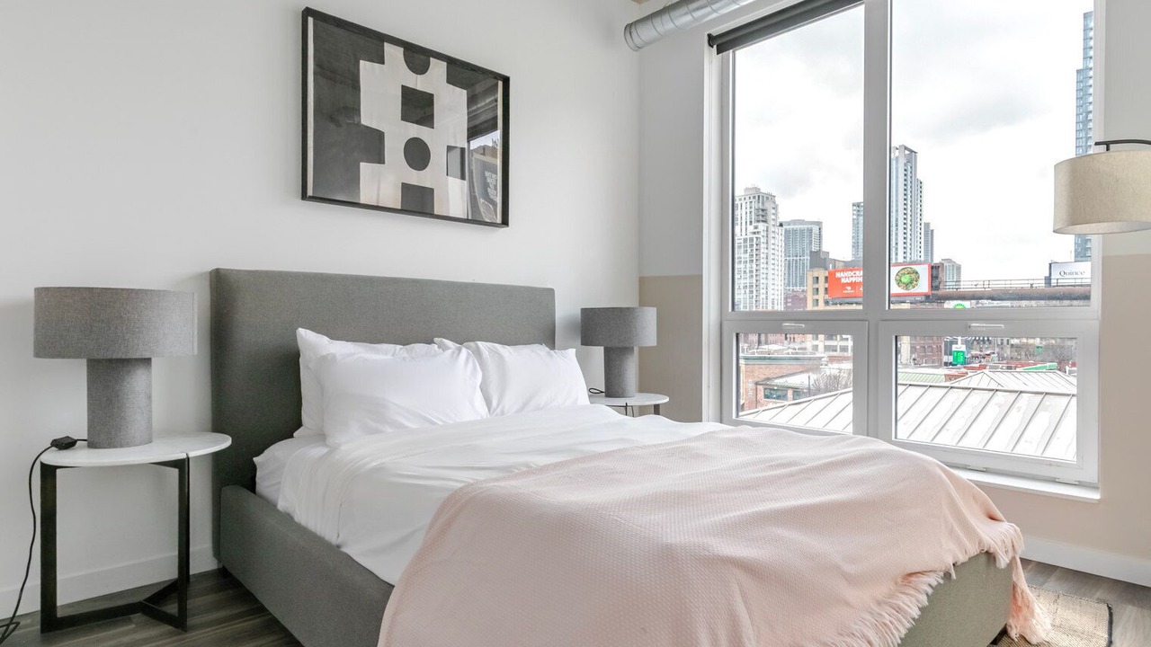 Photo of Bedroom in Near North Side