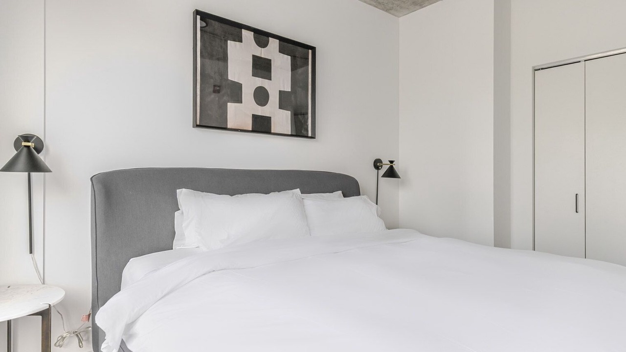 Photo of Bedroom in Near North Side