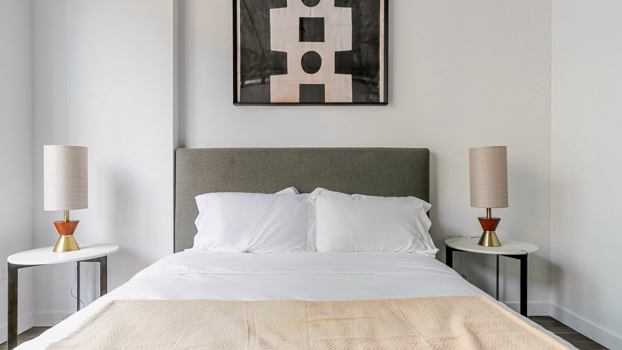 Photo of Bedroom in Near North Side