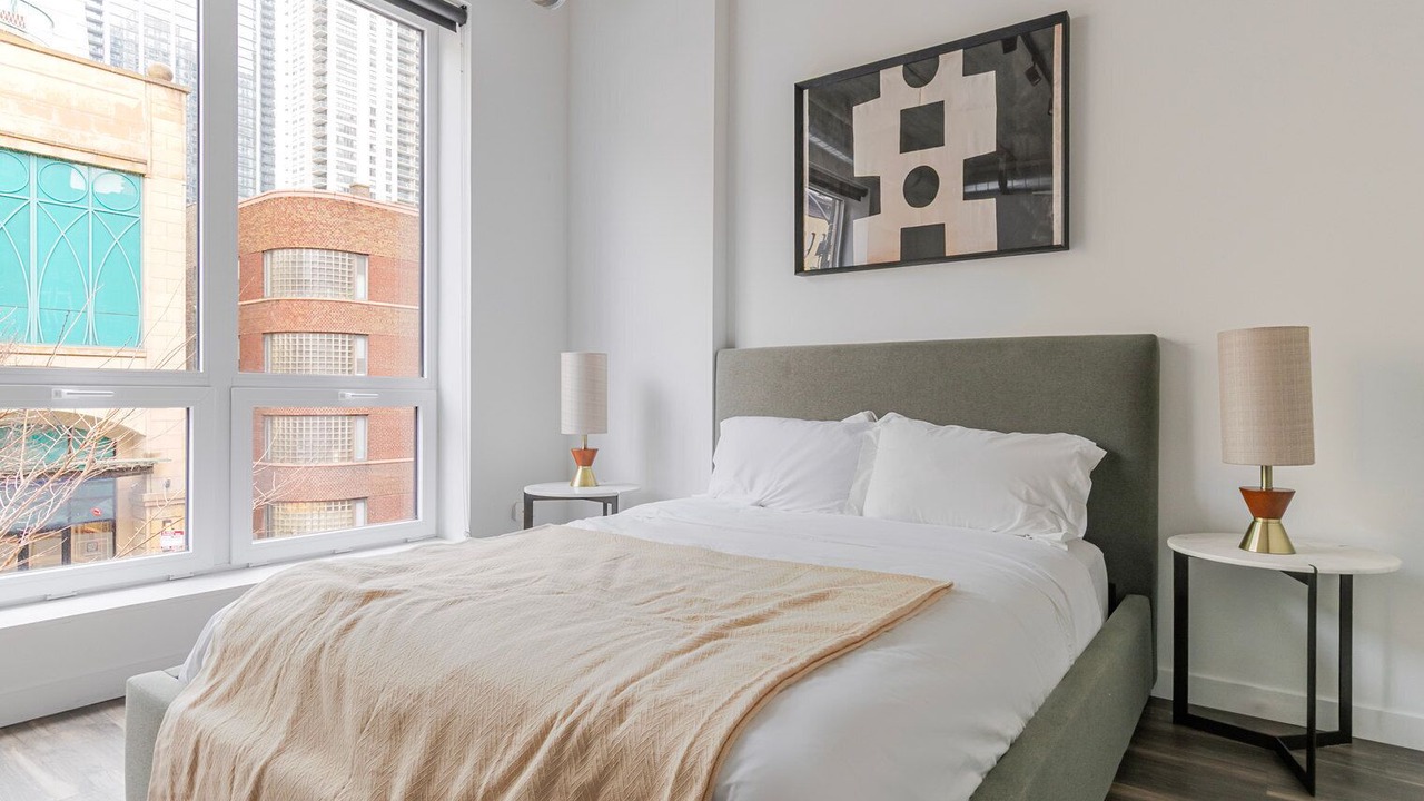 Photo of Bedroom in Near North Side