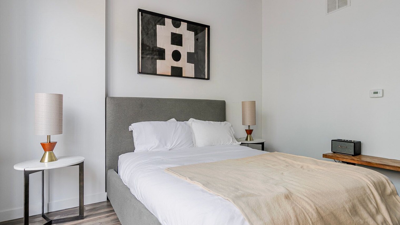 Photo of Bedroom in Near North Side