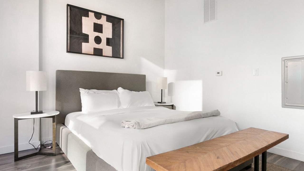 Photo of Bedroom in Near North Side