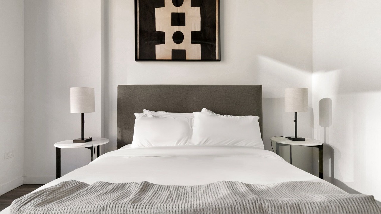 Photo of Bedroom in Near North Side