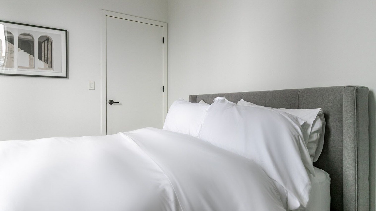 Photo of Bedroom in Near North Side