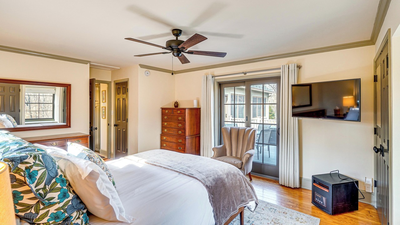 Photo of Bedroom in Aldie