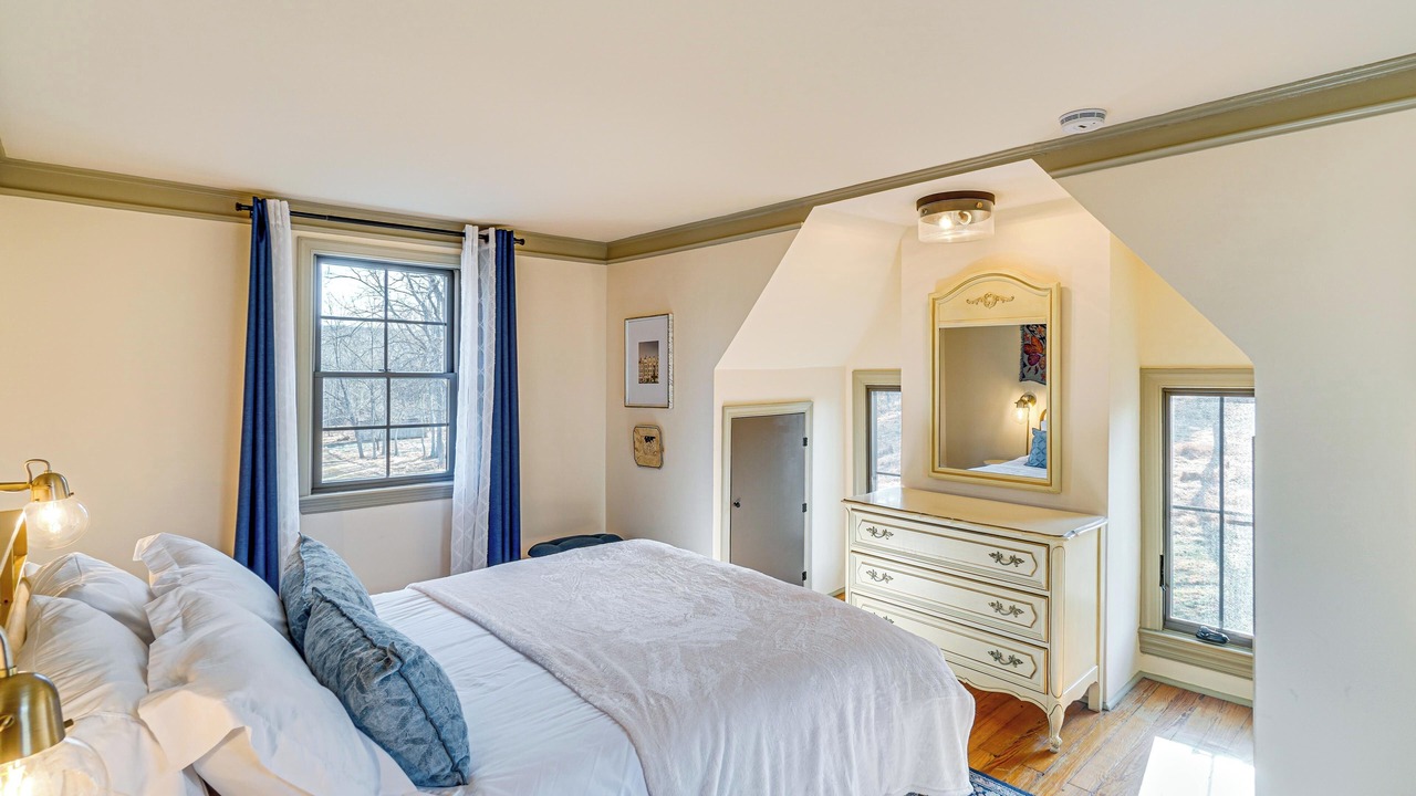 Photo of Bedroom in Aldie