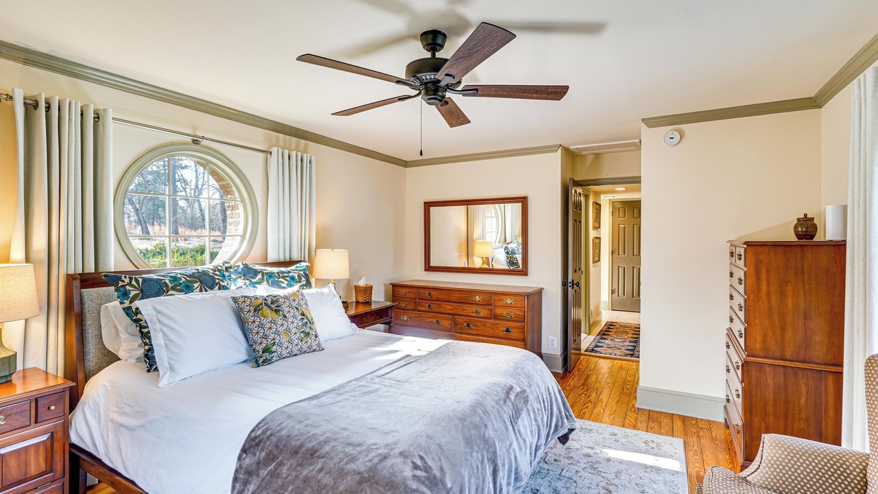 Photo of Bedroom in Aldie