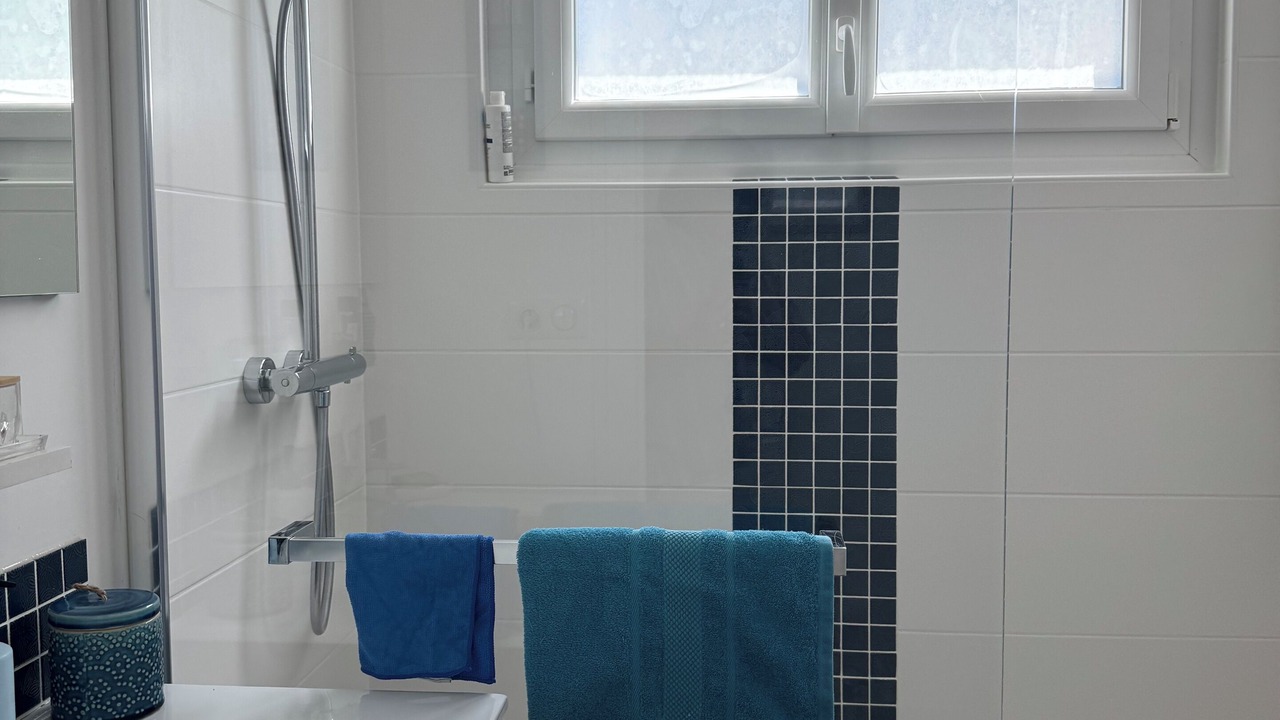 Photo of Bathroom in Pornichet