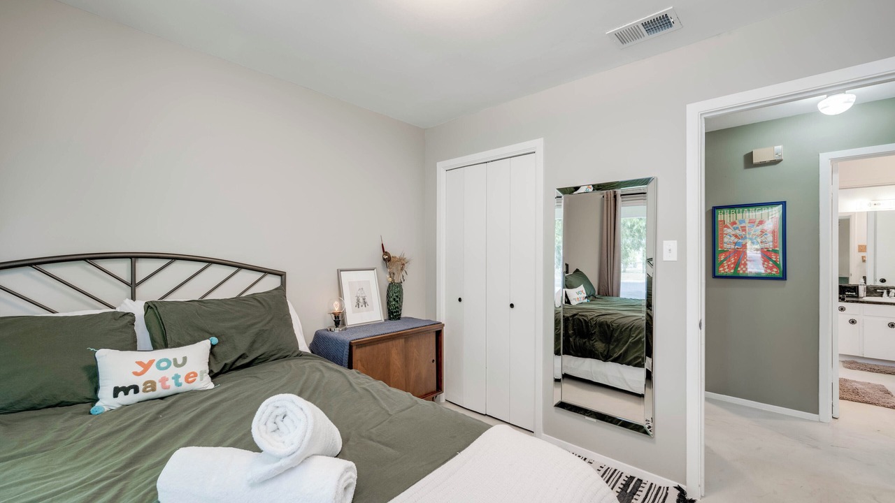 Photo of Bedroom in East Congress