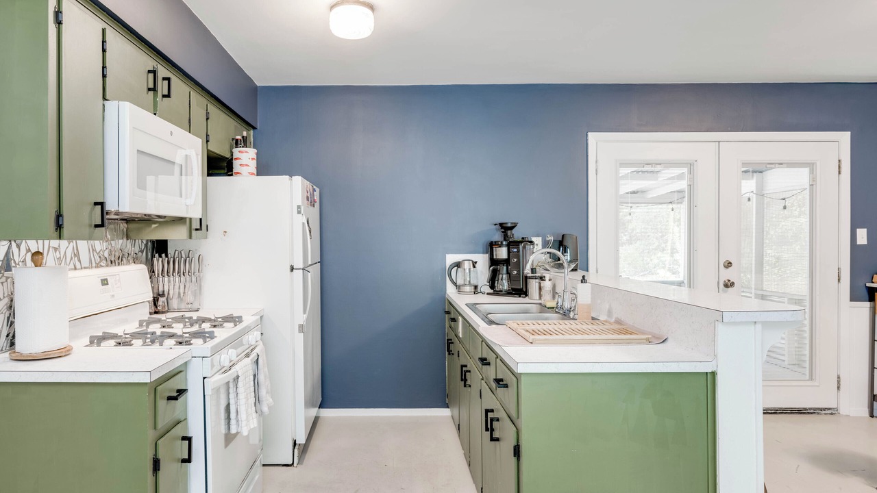 Photo of Kitchen in East Congress