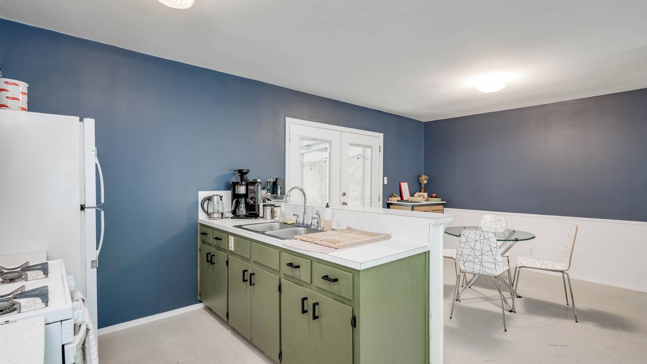 Photo of Kitchen in East Congress