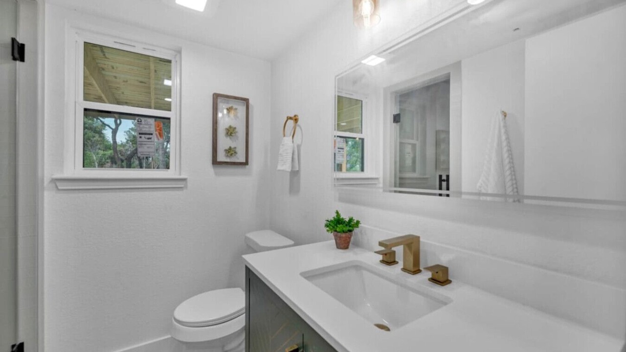 Photo of Bathroom in Northwest Balcones