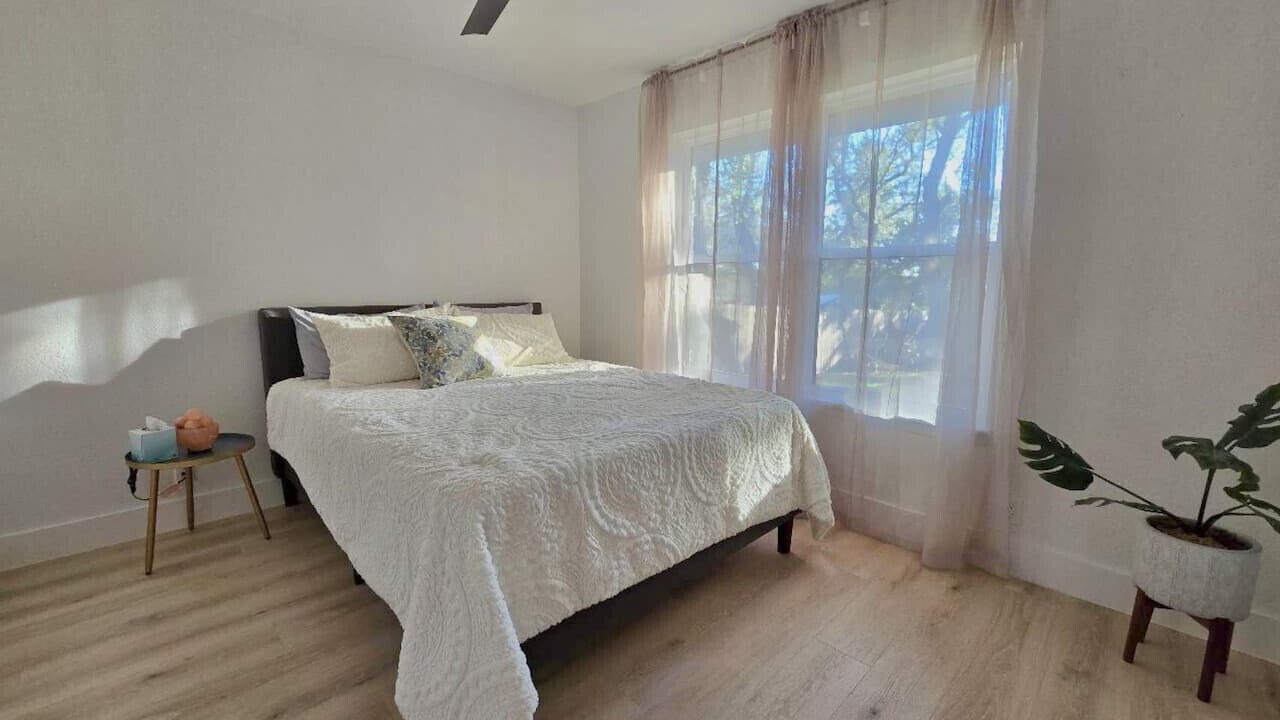 Photo of Bedroom in Northwest Balcones
