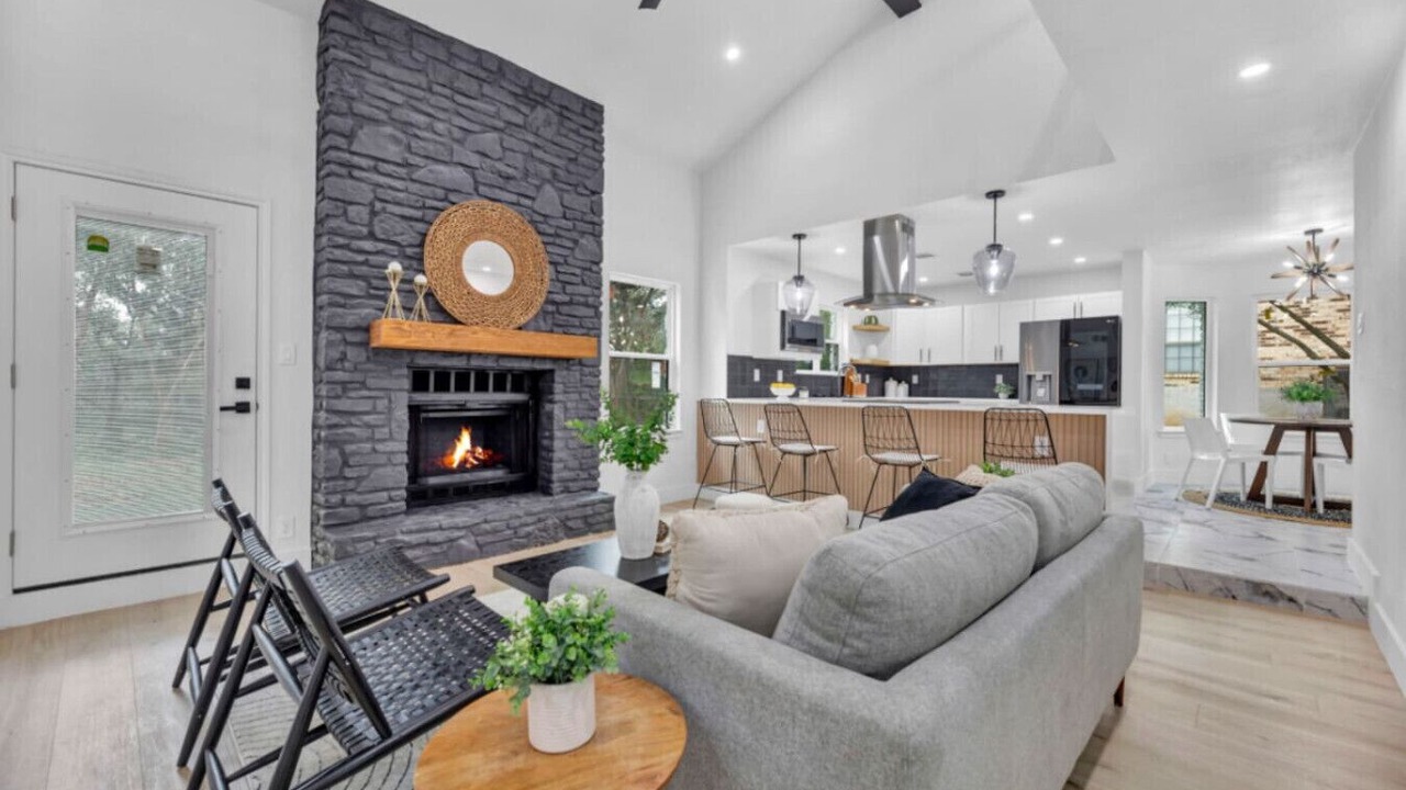Photo of Livingroom in Northwest Balcones