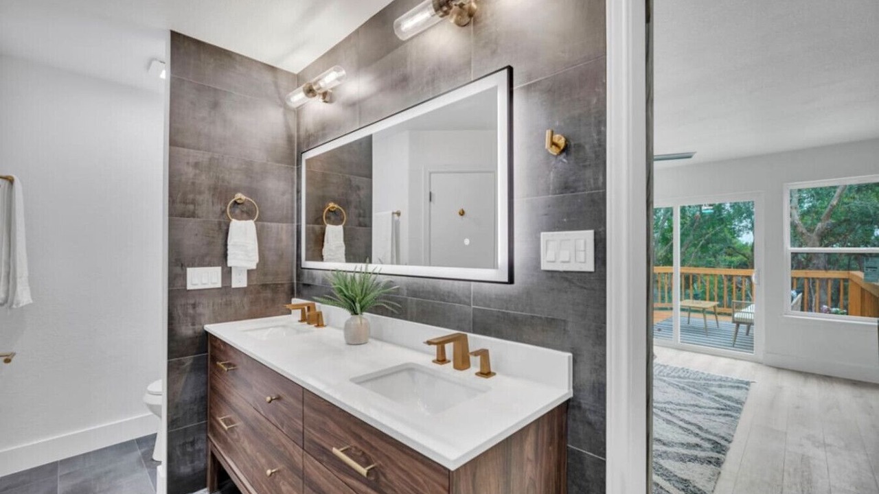 Photo of Bathroom in Northwest Balcones