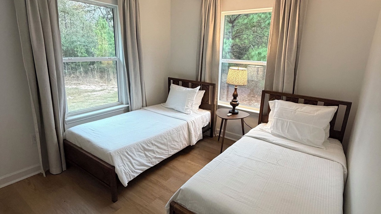 Photo of Bedroom in Holly Lake Ranch