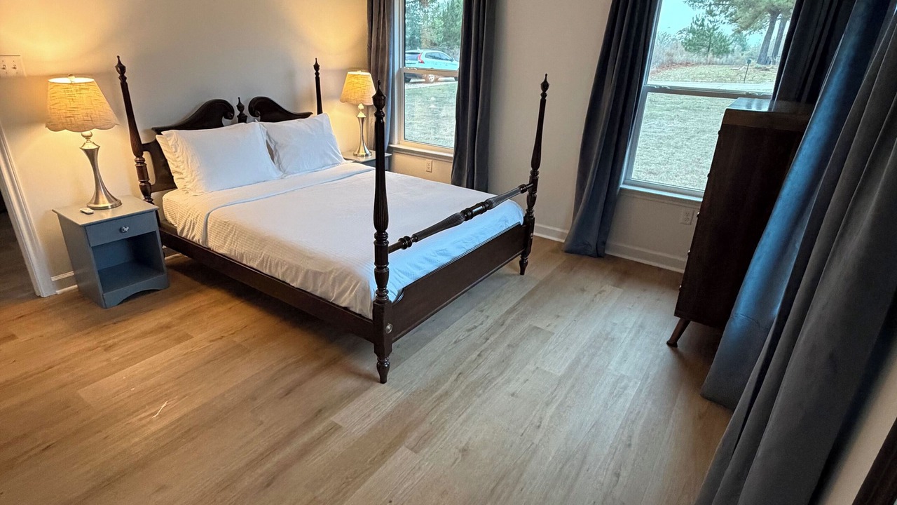 Photo of Bedroom in Holly Lake Ranch