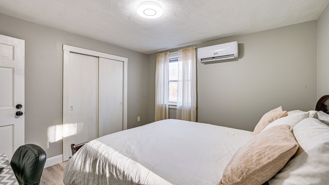 Photo of Bedroom in Attleboro