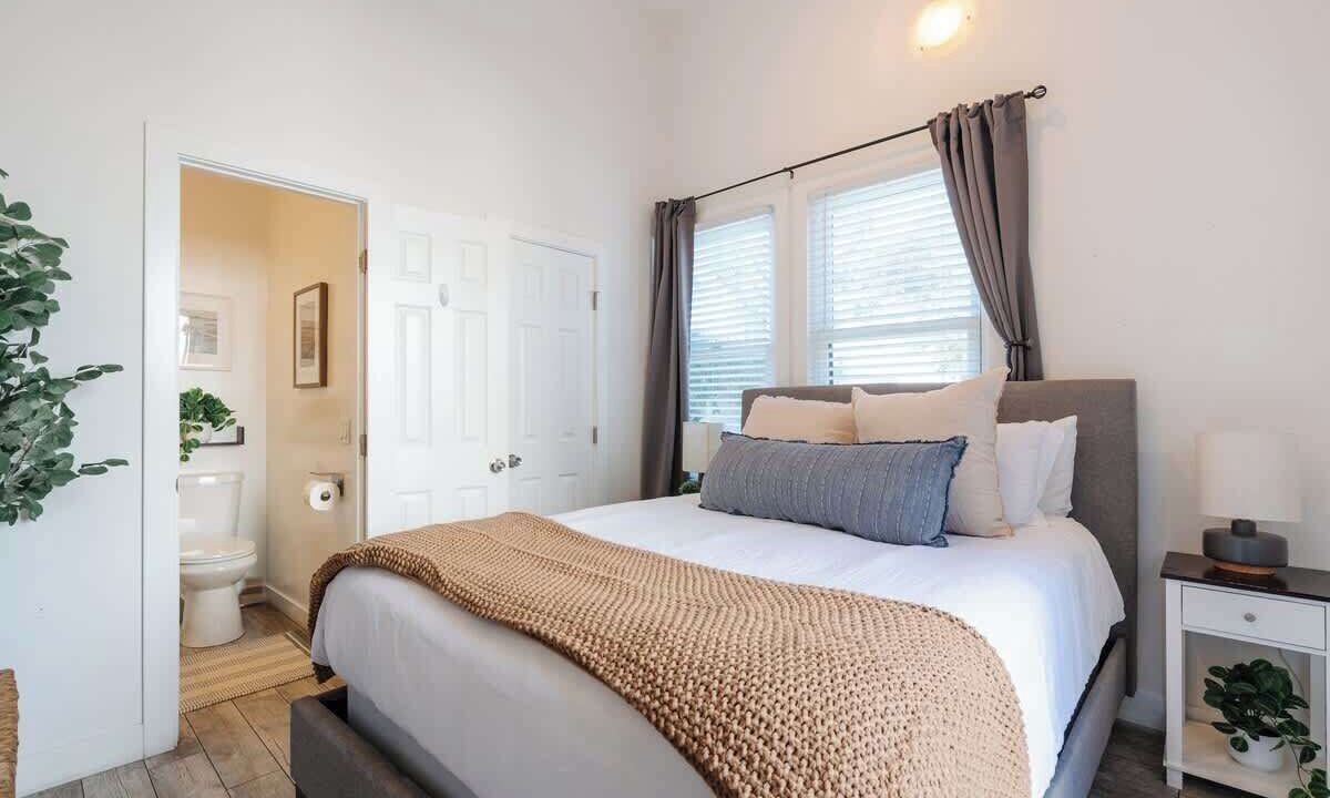 Photo of Bedroom in Mission Hills