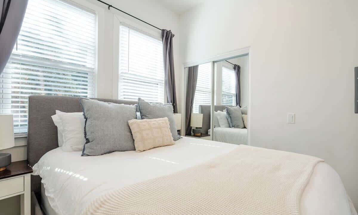 Photo of Bedroom in Mission Hills