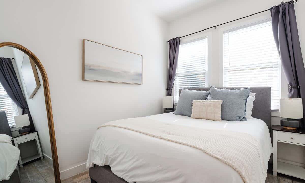 Photo of Bedroom in Mission Hills