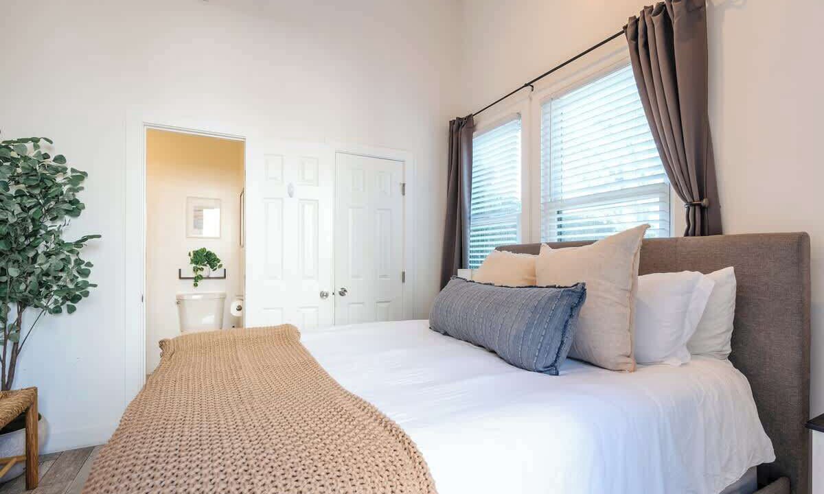 Photo of Bedroom in Mission Hills