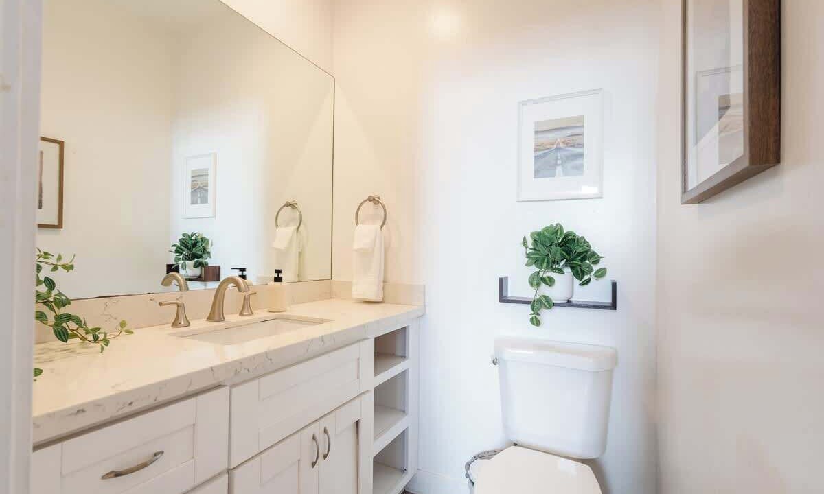 Photo of Bathroom in Mission Hills