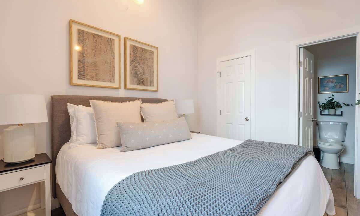 Photo of Bedroom in Mission Hills