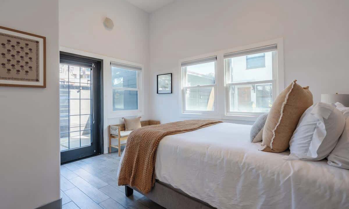 Photo of Bedroom in Mission Hills