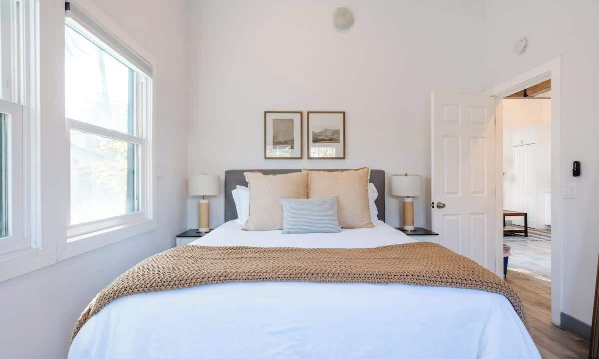 Photo of Bedroom in Mission Hills