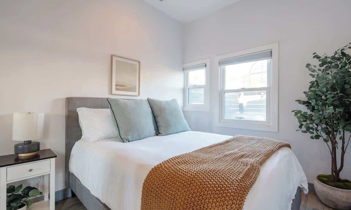 Photo of Bedroom in Mission Hills