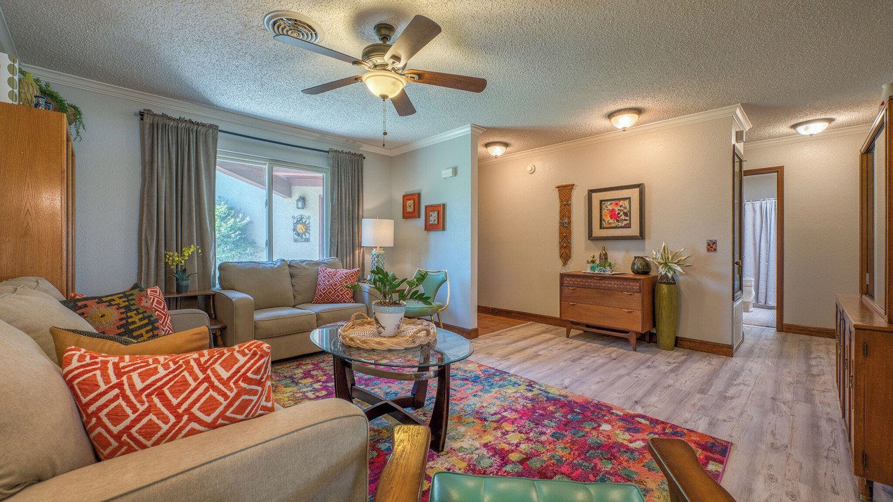 Photo of Livingroom in Roswell