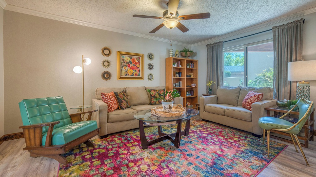 Photo of Livingroom in Roswell