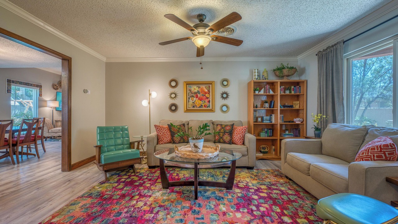 Photo of Livingroom in Roswell