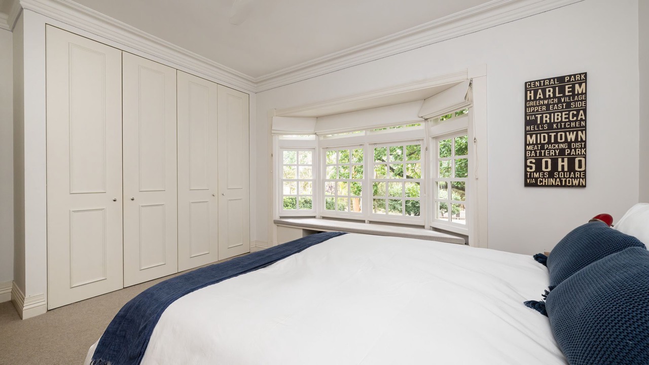 Photo of Others in Kew East