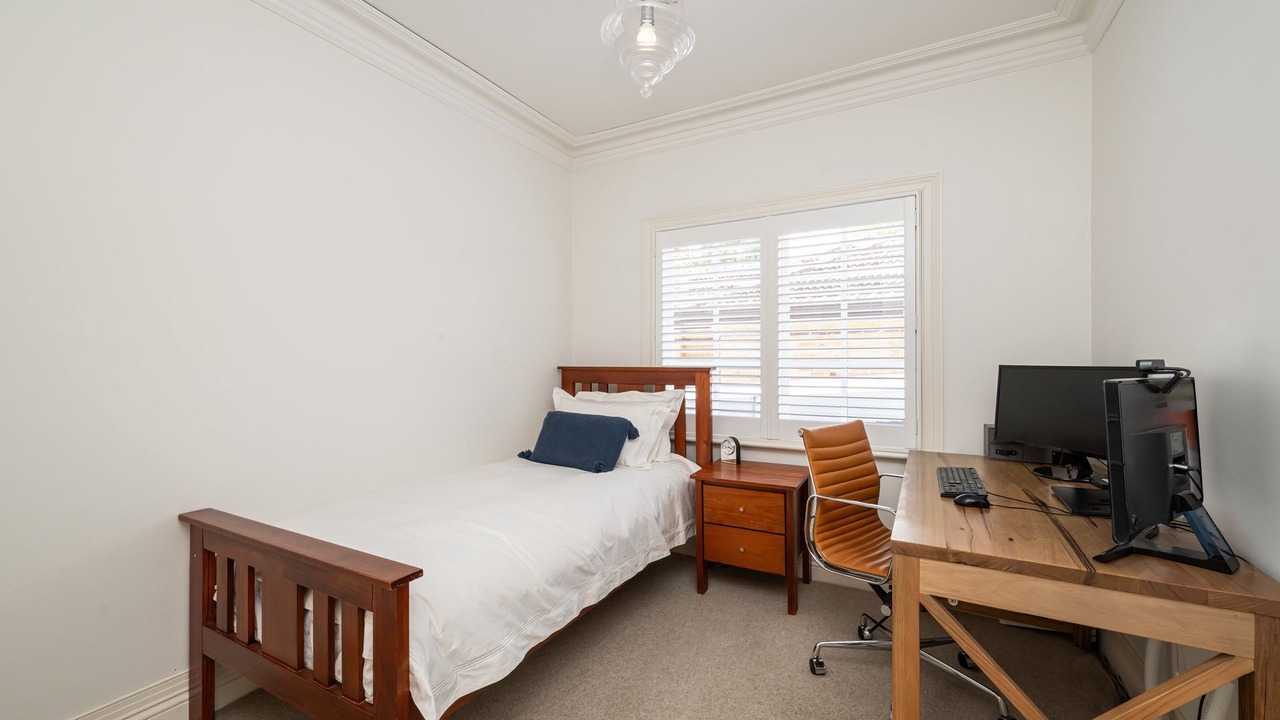 Photo of Others in Kew East